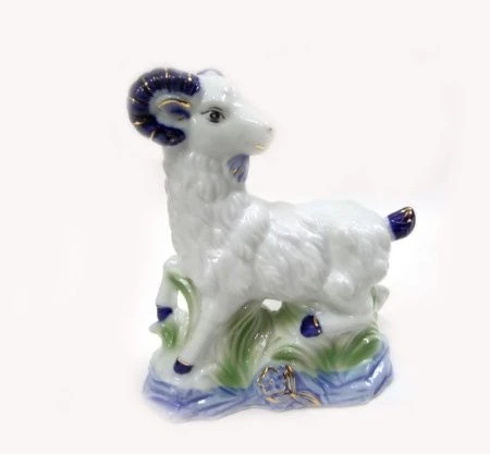 Фигурка Козлик с золотом фарфор 15,5см