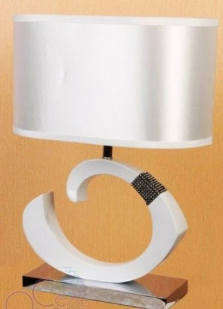 Лампа настольная с абажуром