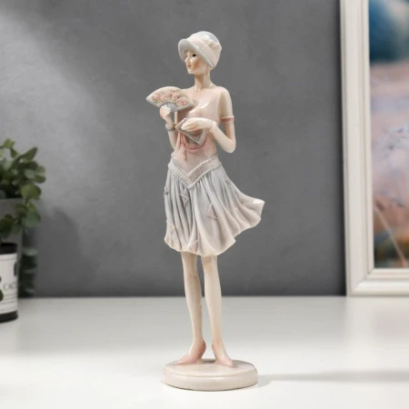 яяяСтатуэтка Девушка в наряде 40-х годов с веером полистоун 24,5*7*7,5см (18)