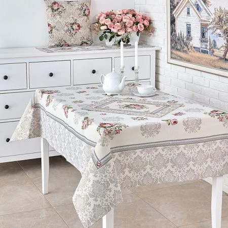 Скатерть 138*240см гобелен РОЗЫ ДАМАСКА на бежевом 0256