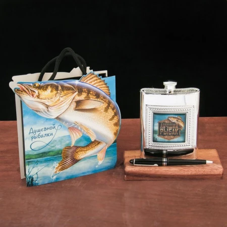 Набор подарочный пластик 2пр (фляжка 240мл, ручка) Лучший рыбак Набор подарочный пластик 2пр (фляжка 240мл, ручка) Лучший рыбак