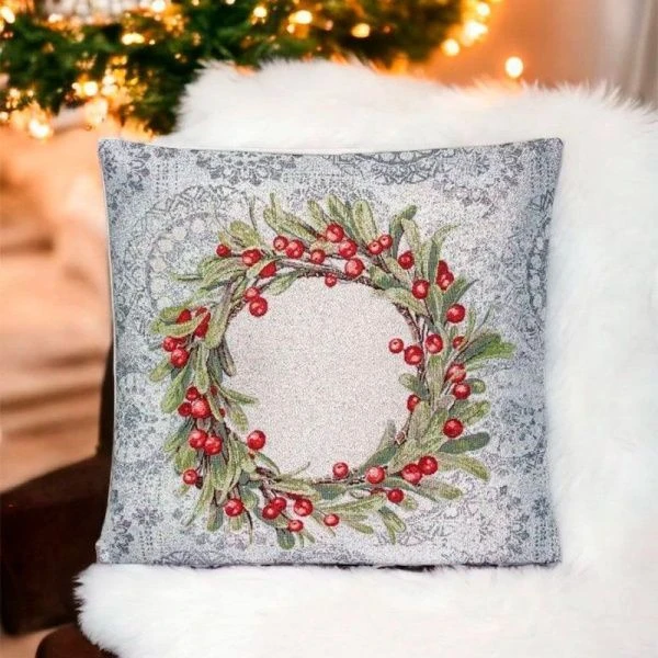 Наволочка декоративная новогодняя 45*45см гобелен НОВОГОДНИЕ ЯГОДЫ серо-голубой фон