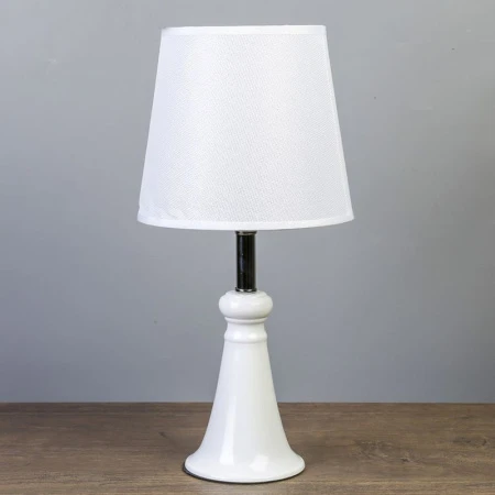 Лампа настольная металл/пластик Гелла белый 19*19*43 см E27 40Вт