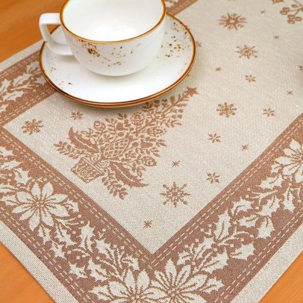 Салфетка новогодняя 40*100см гобелен НИДЕРЛАНДЫ бежевый орнамент серебряный люрекс