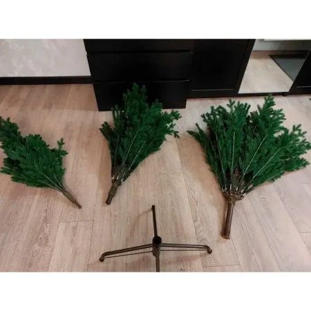 Елка искусственная 270см Вега с литыми ветками РЕ ВГ-270 (1)