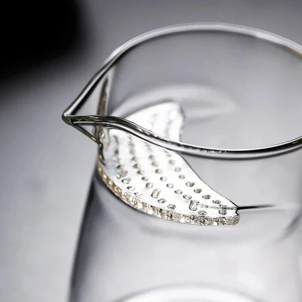 Кружка заварочная 250мл термостекло с носиком и ситом  JC-14033 (100)