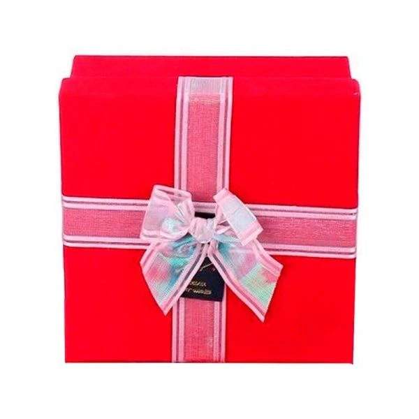 Коробка подарочная 17*17*7см квадратная Нежная классика