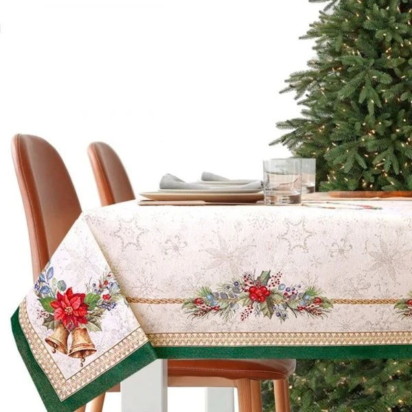 Скатерть новогодняя 140*220см гобелен ЕЛОЧНЫЕ УКРАШЕНИЯ зеленый бордюр золотой люрекс