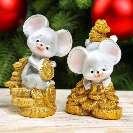 яяяФигурка Мышонок Лапушка с горкой золотых монет МИКС полистоун 8*5,5*3,5см