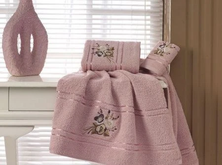 яяяНабор полотенец 3пр 30*50/50*85/70*130 махровые с вышивкой Karna BUKET (Грязно-розовый)
