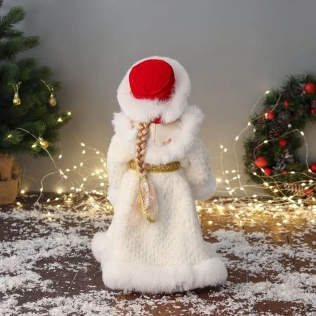 Фигурка новогодняя Снегурочка в бело-красной шубе двигается 40см