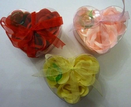 Мыльные цветы Розы в коробке в виде Сердца 3шт.