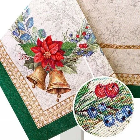 Скатерть новогодняя 160*300см гобелен ЕЛОЧНЫЕ УКРАШЕНИЯ зеленый бордюр золотой люрекс