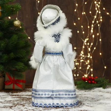 Фигурка новогодняя Снегурочка в узорчатой шубе двигается 19*40см