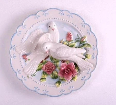 яяяТарелка декоративная настенная 20см ДВА ГОЛУБЯ (24)