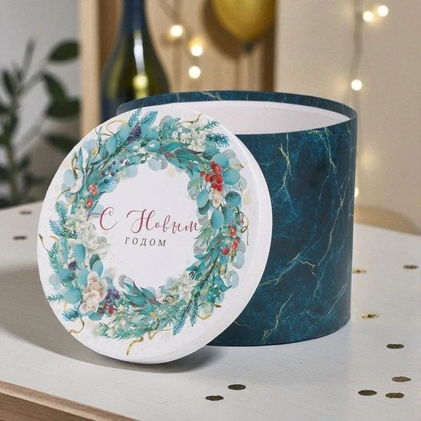 Коробка новогодняя подарочная картон h20 d17,5см 6892126 Коробка новогодняя подарочная картон h20 d17,5см 6892126