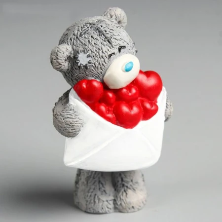 Фигурка Медвежонок Me to you с конвертом сердец полистоун 6,5*7см 4518172