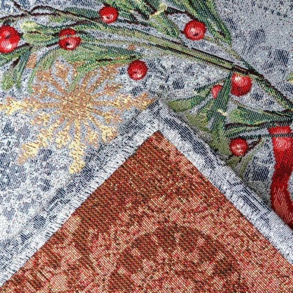 Скатерть новогодняя 160*300см гобелен ННОВОГОДНИЕ ЯГОДЫ серо-голубой фон