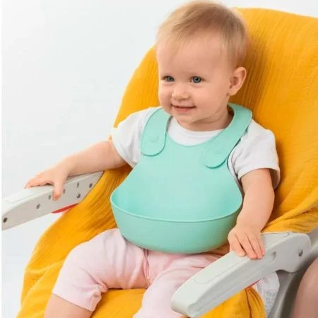 Нагрудник детский 280*216*50мм пластик светло-бежевый (15)