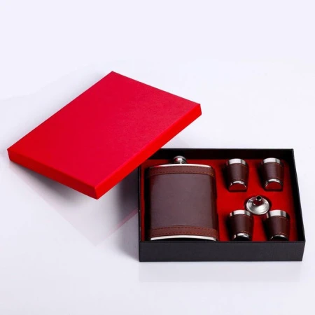 яяяНабор подарочный металл/кож.зам. 6в1 (фляжка 270мл, воронка, рюмки 4шт.) коричневый Бизнес