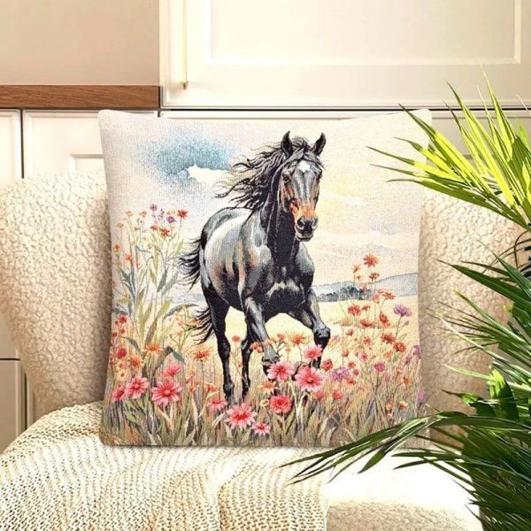 Наволочка декоративная 45*45см гобелен СКАКУН на маковом поле