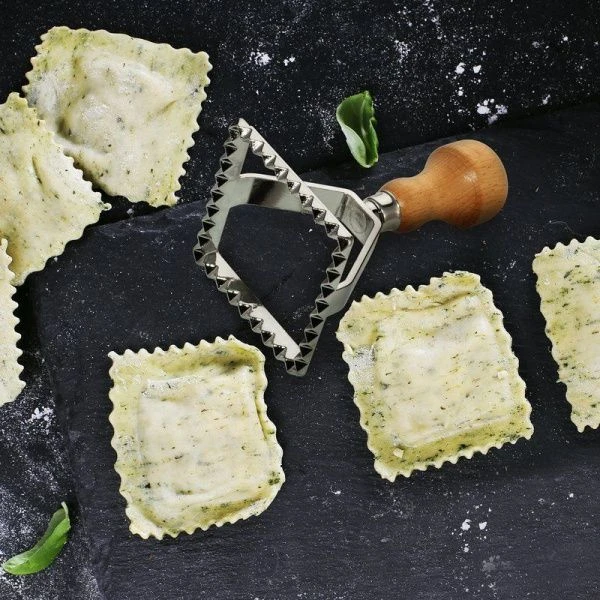 Пресс-форма для печенья, равиоли, пельменей 7*7см нерж.сталь дер.ручка (6/96)