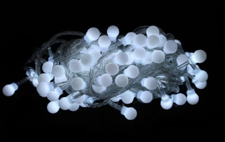 Гирлянда электрическая Шарики малые 5,5м 30 диодов матовые белые JC-841 (100) Гирлянда электрическая Шарики малые 5,5м 30 диодов матовые белые JC-841 (100)