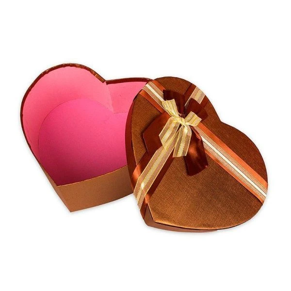 Коробка подарочная 31*27*13,3см Красивое сердце с лентой