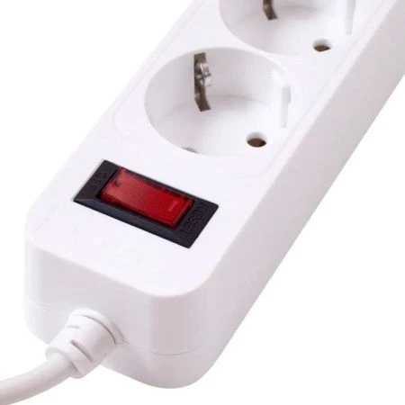 Удлинитель 6 гнезд пластик 1,5м 0,75кв.мм 10А ПВС с зазем, выкл-ем СТАРТ белый (20)