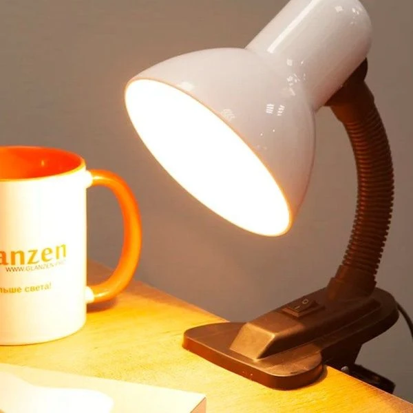 Лампа-прищепка с выключателем металл/пластик UT-123С белая 40Вт Е27, шнур 0,9м (70)