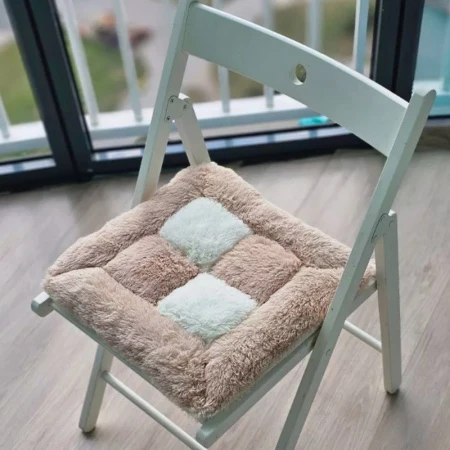 Сидушка на стул (табурет) 40*40 искусственный мех бежевая JC-15725 (100)