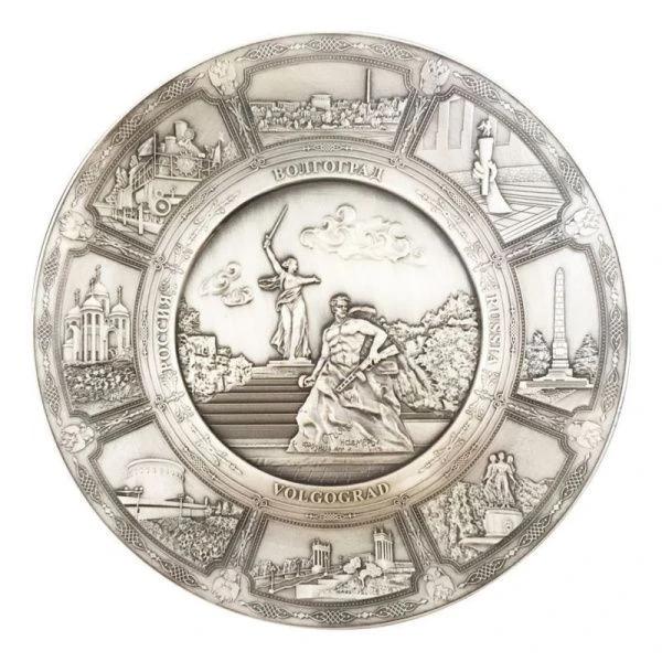 Тарелка декоративная 20см металл ВОЛГОГРАД античное олово с подставкой 20-1ATN-K8-80-2 (1)