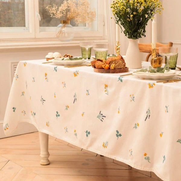 Скатерть 100%хлопок/рогожка 146*220+/-2см Полевые цветочки 176 г/м2