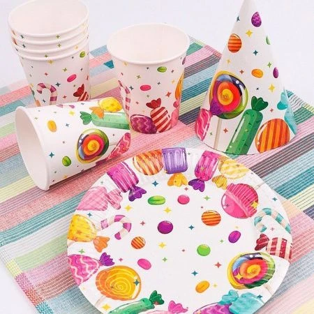 Набор одноразовой посуды бумажный (тарелка 6шт, стаканы 6шт, колпаки 6шт.) Конфеты ФЛ-0952