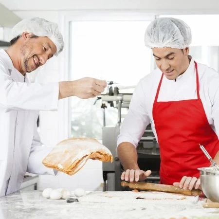 Шапочка Шарлотта 100шт нетканый материал белая AVIORA (10)