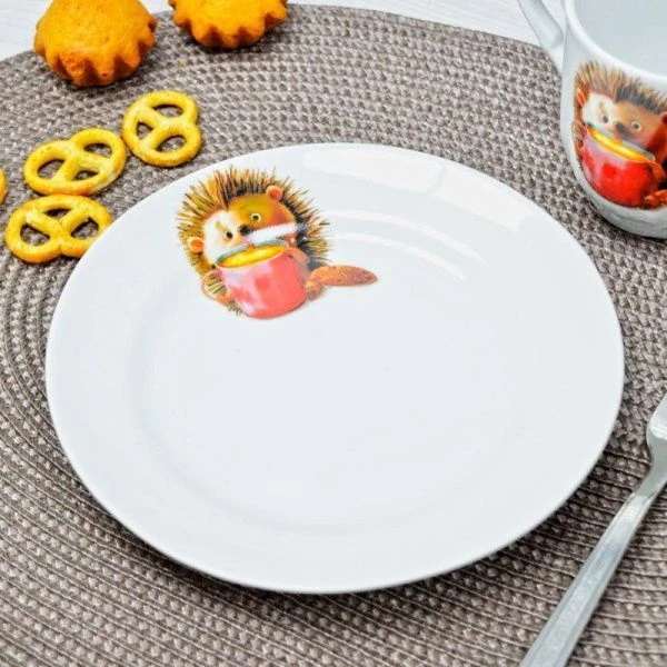 Тарелка детская мелкая 200мм фарфор КРОХА Ежонок Идиллия (20)