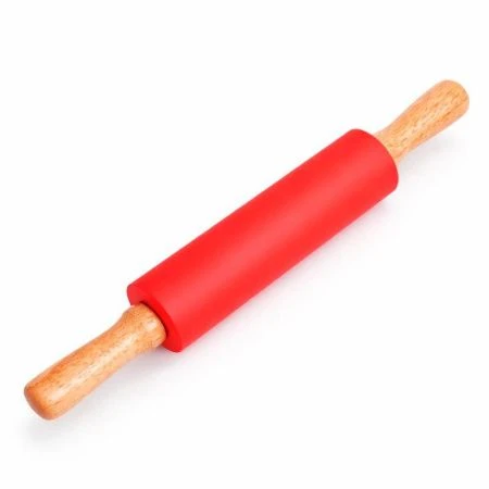 Скалка 38*19*5см силикон с деревянными ручками красная (72)