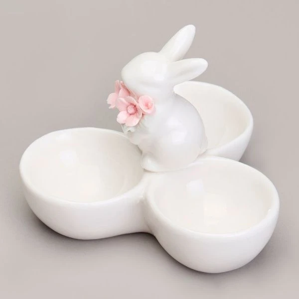 Подставка для яиц (на 3шт) 11*10,5*10см фарфор Зайчик (24) Подставка для яиц (на 3шт) 11*10,5*10см фарфор Зайчик (24)